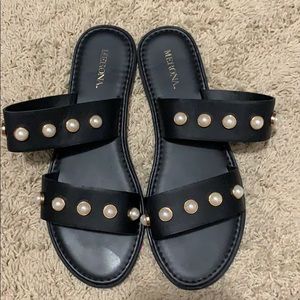 Black pearl sandals